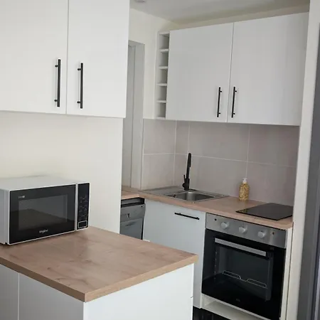 Apartment 2 Pieces , Clim, Proche