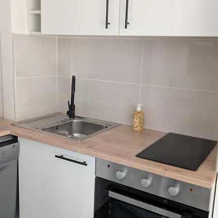 Apartment 2 Pieces , Clim, Proche Lattes